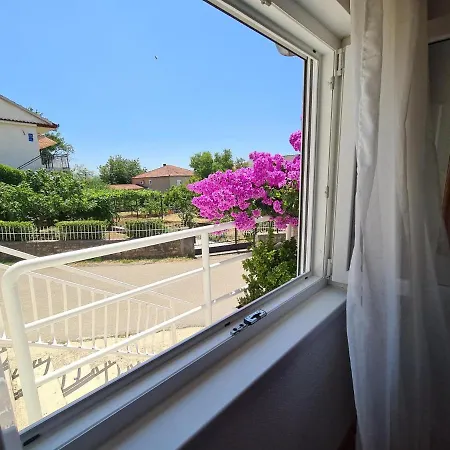 شقة Maslenica-bougainvillea ماسلينتسا