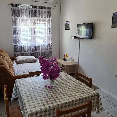 Apartment Maslenica-bougainvillea Maslenica